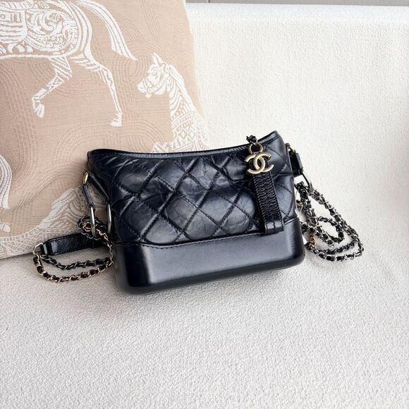 Chanel Women Pre-Loved Bag Very Good Condition - Picture 6 of 9